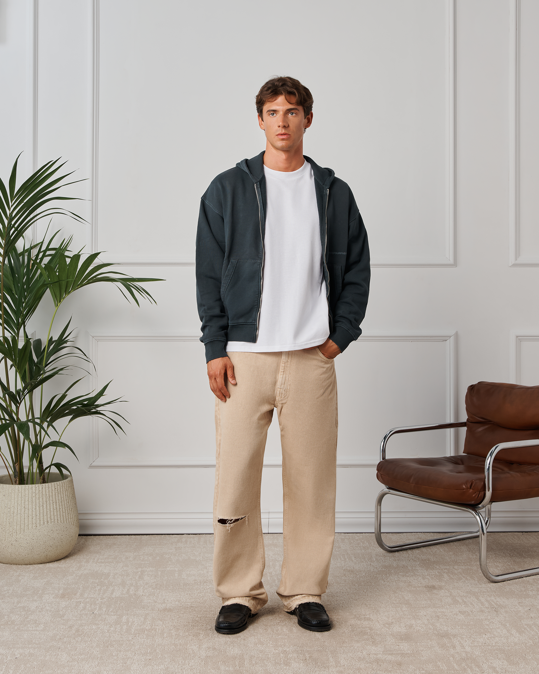 545 Denim 01 Distressed Regular