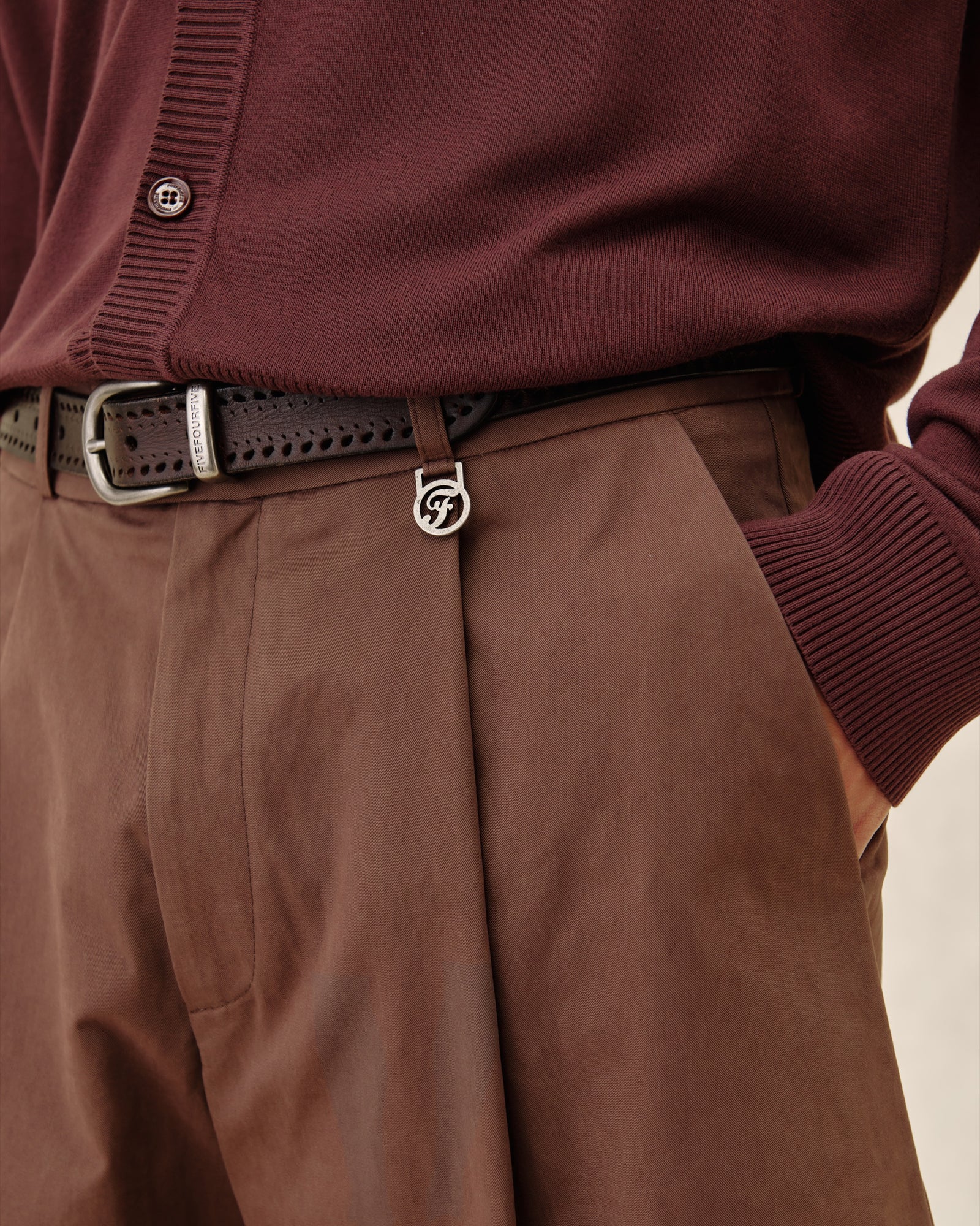 SS26-EV-TAILORED-SHORTS-BROWN-4
