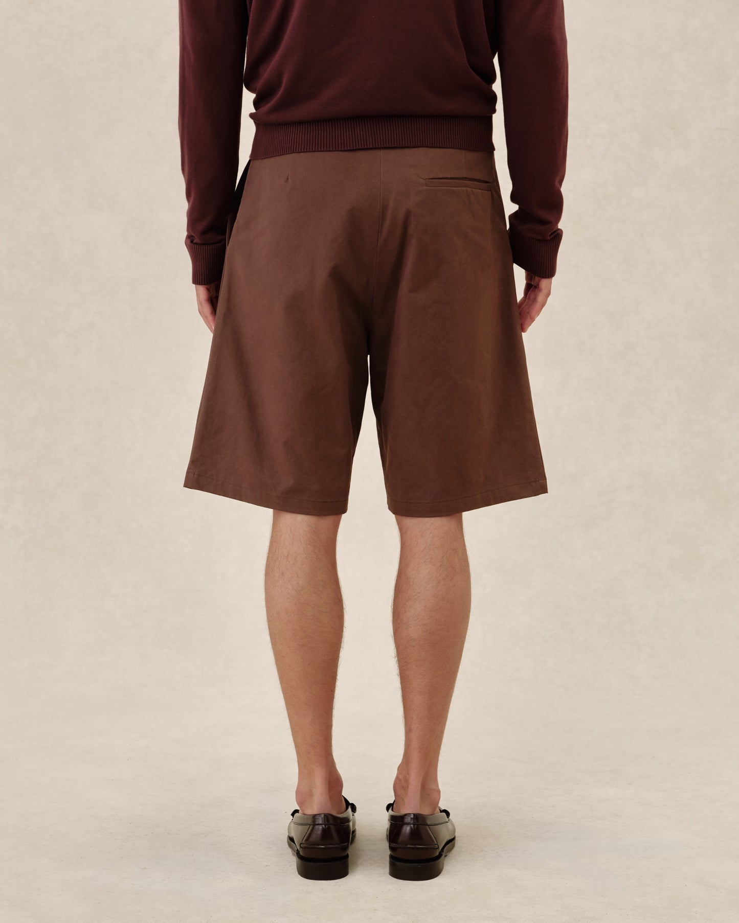 SS26-EV-TAILORED-SHORTS-BROWN-5