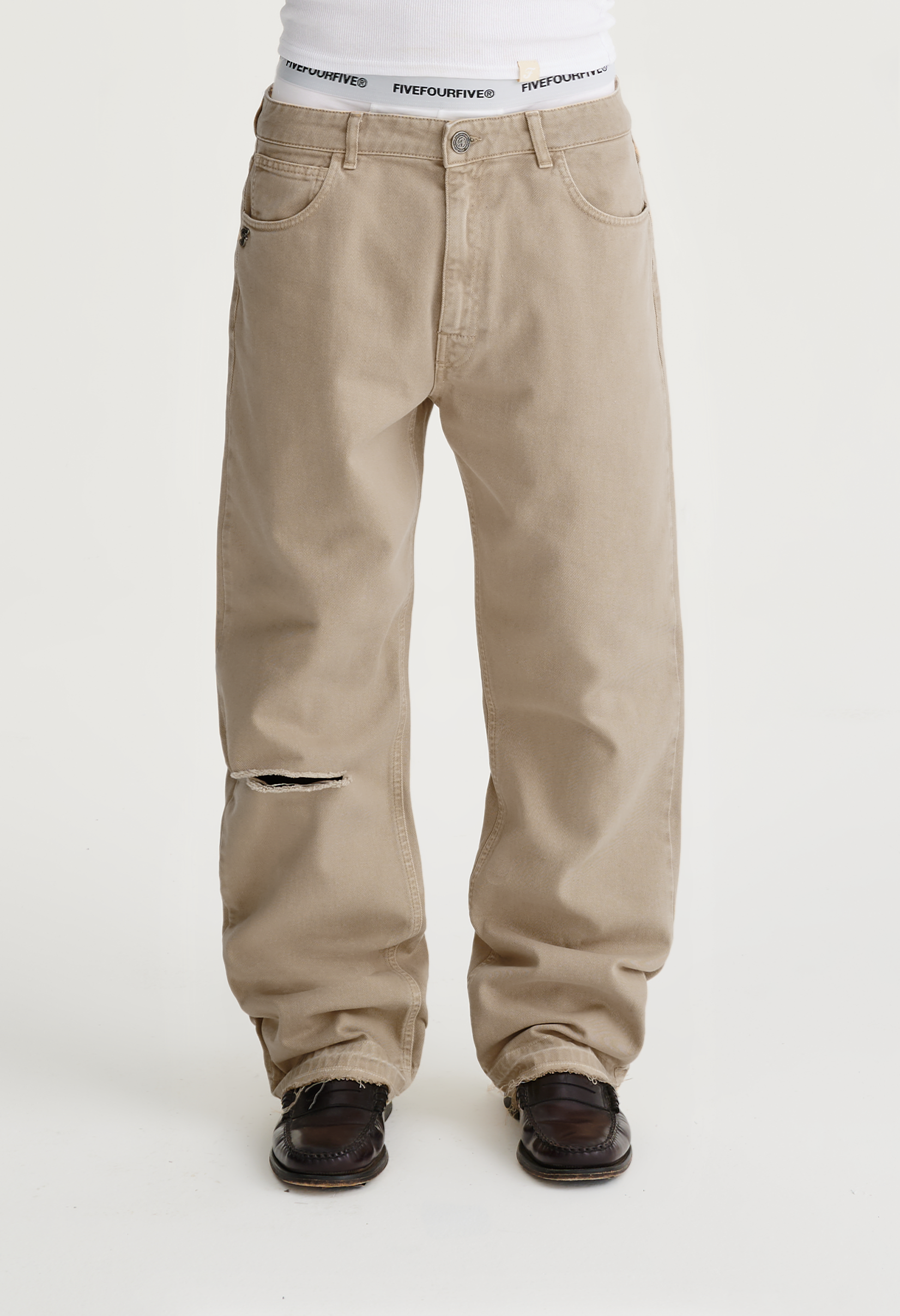 545 Denim 01 Distressed Regular